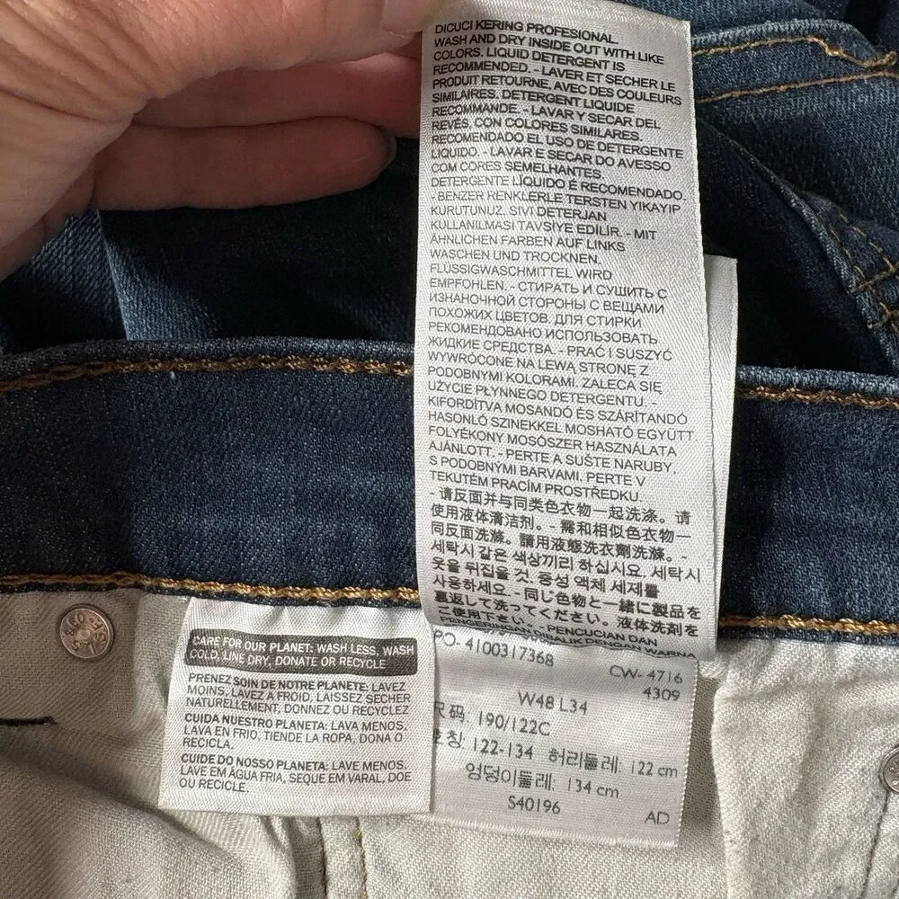 Levi's Jeans 541 Athletic Taper Fit Blue Denim Men Size W48 L34 measures 31.5